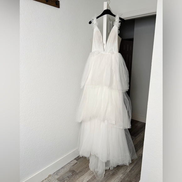 NEW Katie May Aurora Gown in Ivory - Picture 5 of 16